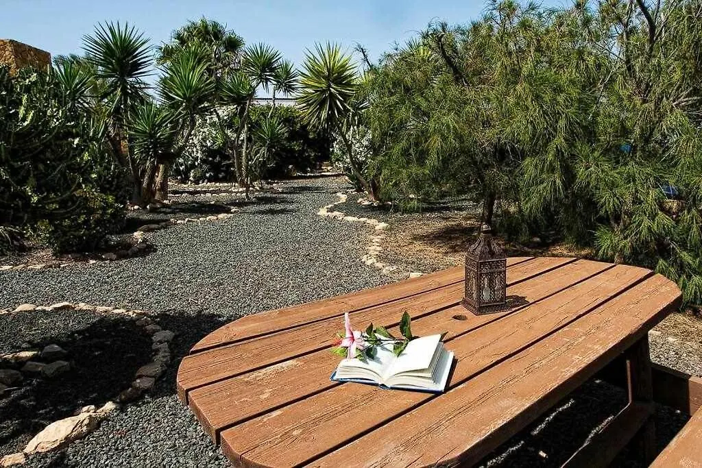 Villa Cobas Con Piscina Y Privada Трикивихате